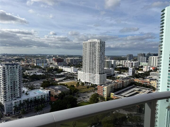 Property Photo: 488 NE 18th St 2701 FL 33132