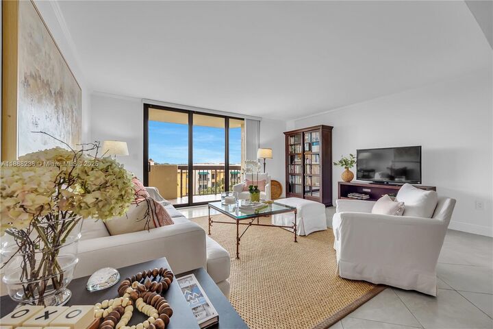 Property Photo: 600 Biltmore Way 718 FL 33134