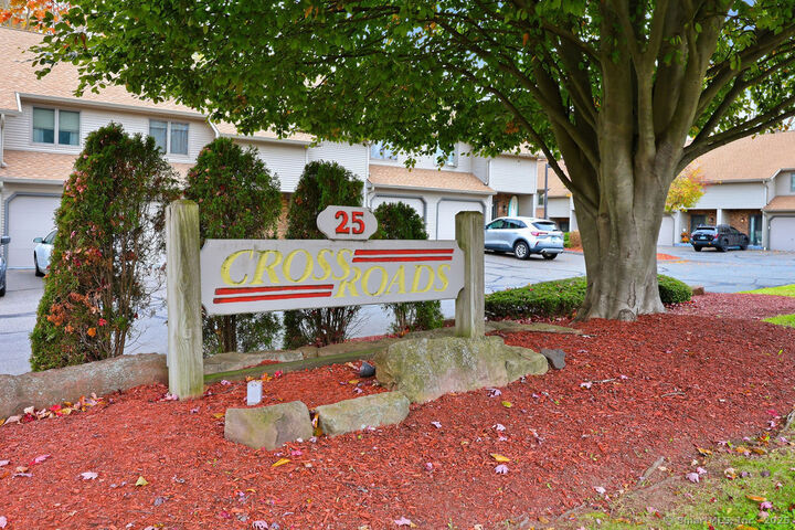 Property Photo: 25 Washington Street Apt 20 CT 06010