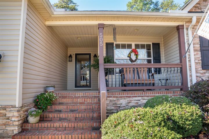 Property Photo: 505 Summitbluff Drive SC 29617