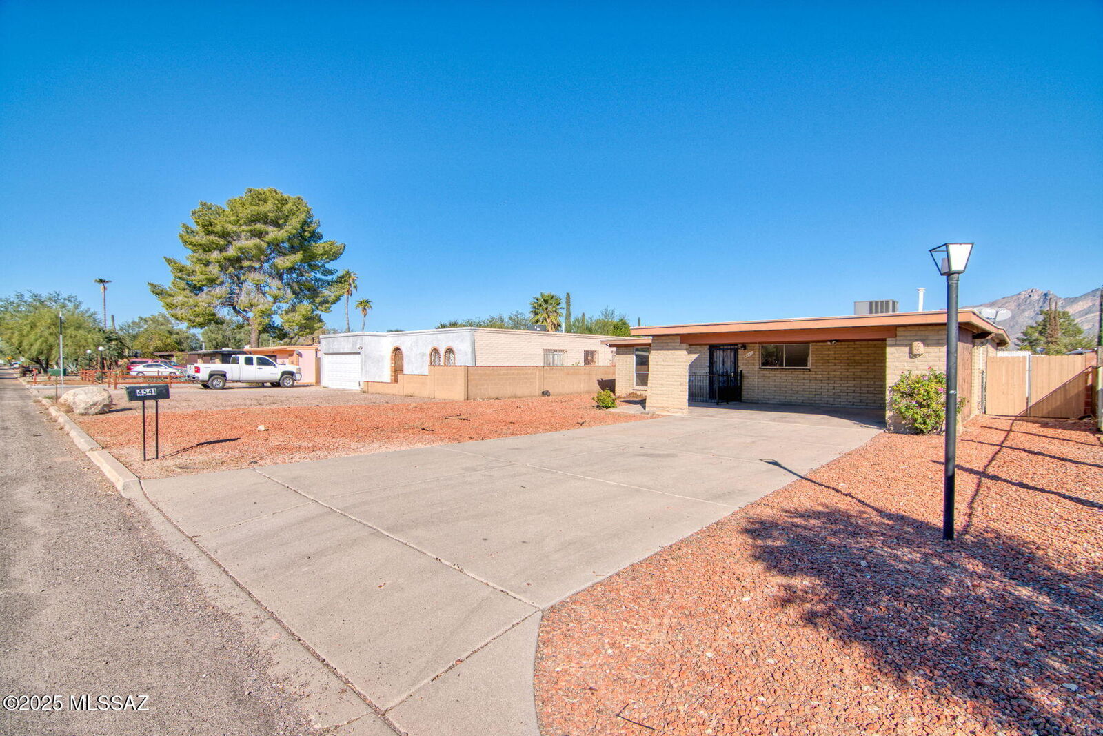 Property Photo: 4541 E San Francisco Boulevard AZ 85712