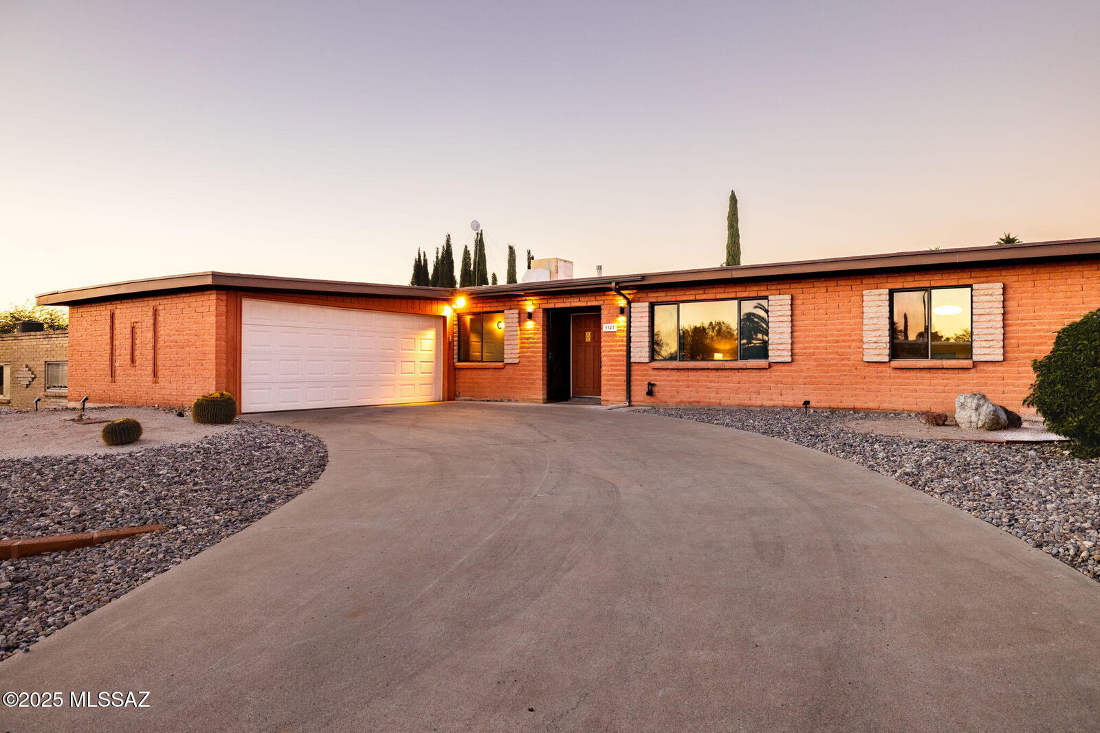 Property Photo: 9343 E 30th Street AZ 85710