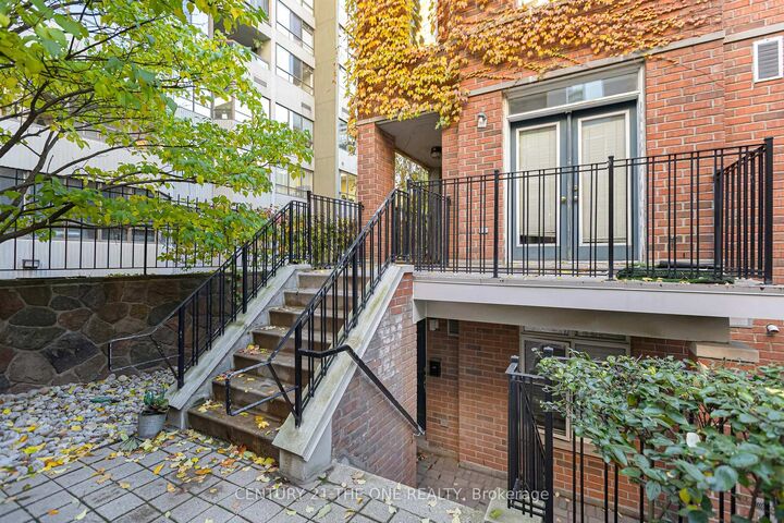 Property Photo: 415 Jarvis Street 400 ON M4Y 3C1