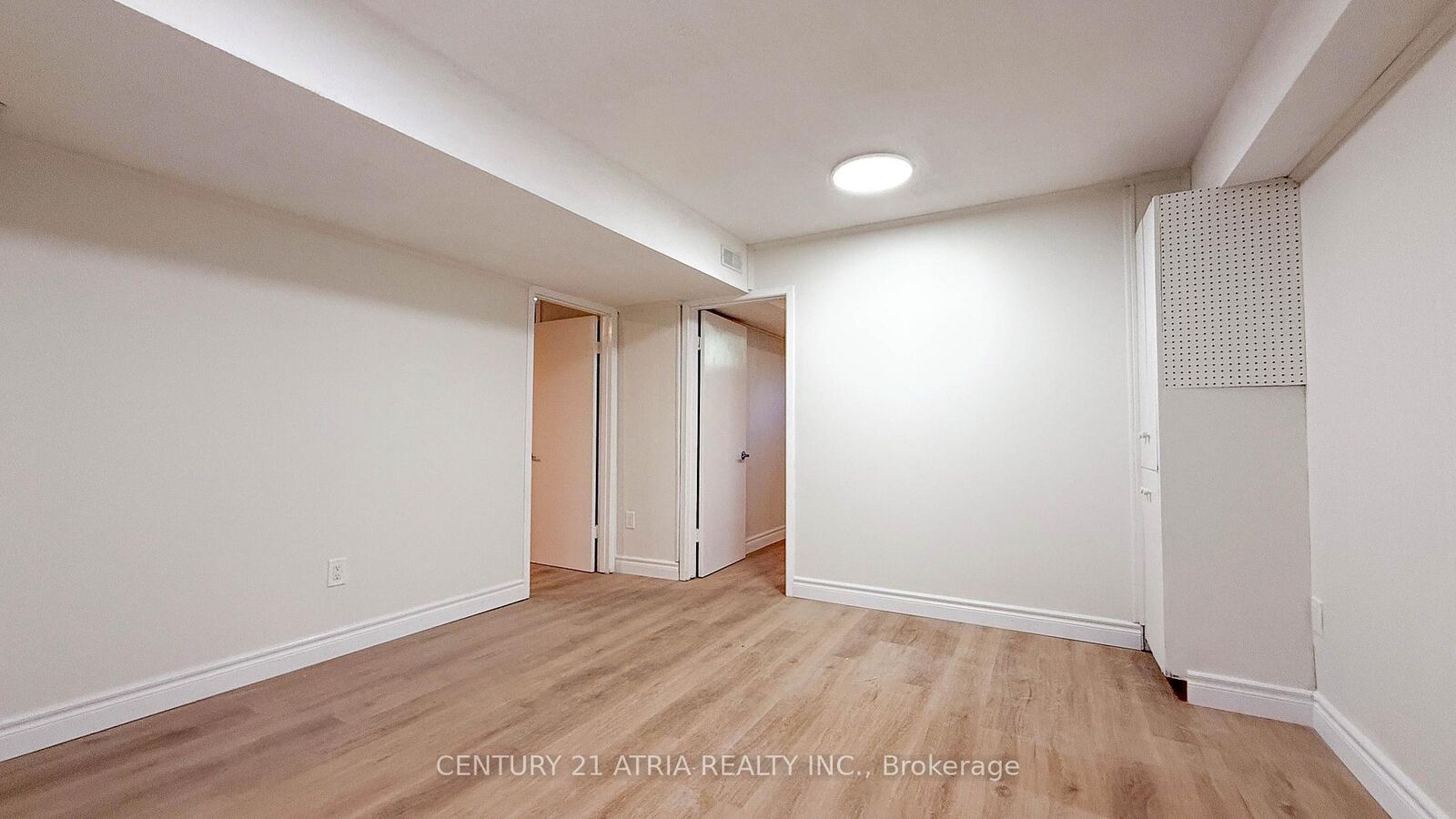 Photo de la propriété: 151 Fenn Avenue ON M2P 1X8