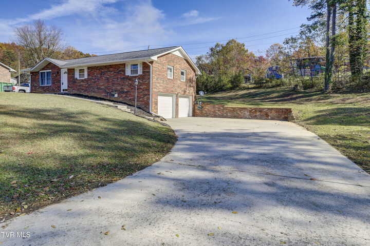 Property Photo:  1504 Forest View Drive  TN 37660 