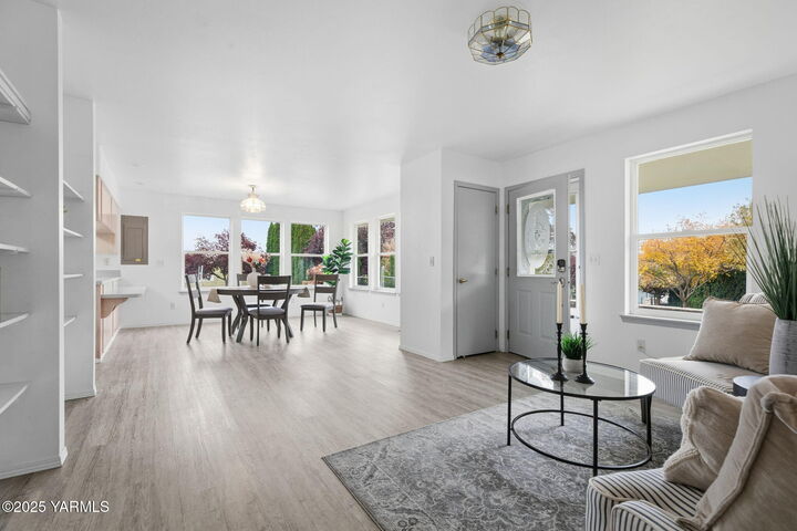 Property Photo: 677 Gore Rd WA 98942