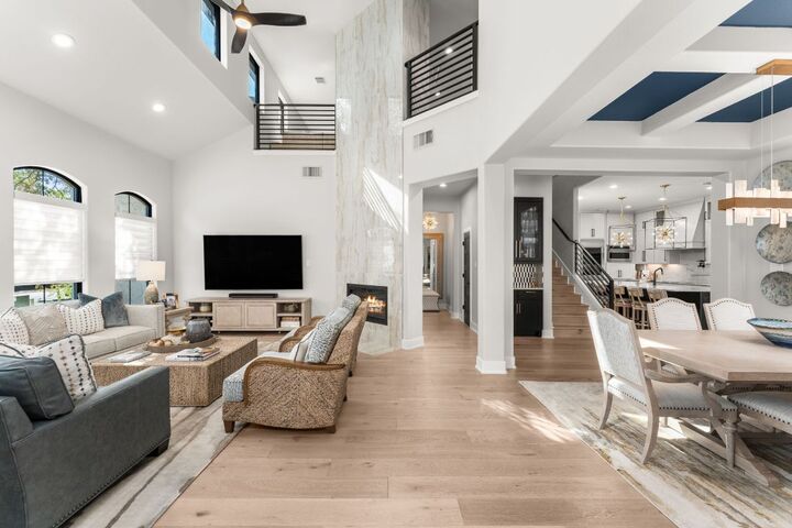 Property Photo: 8 Hightrail Way TX 78738