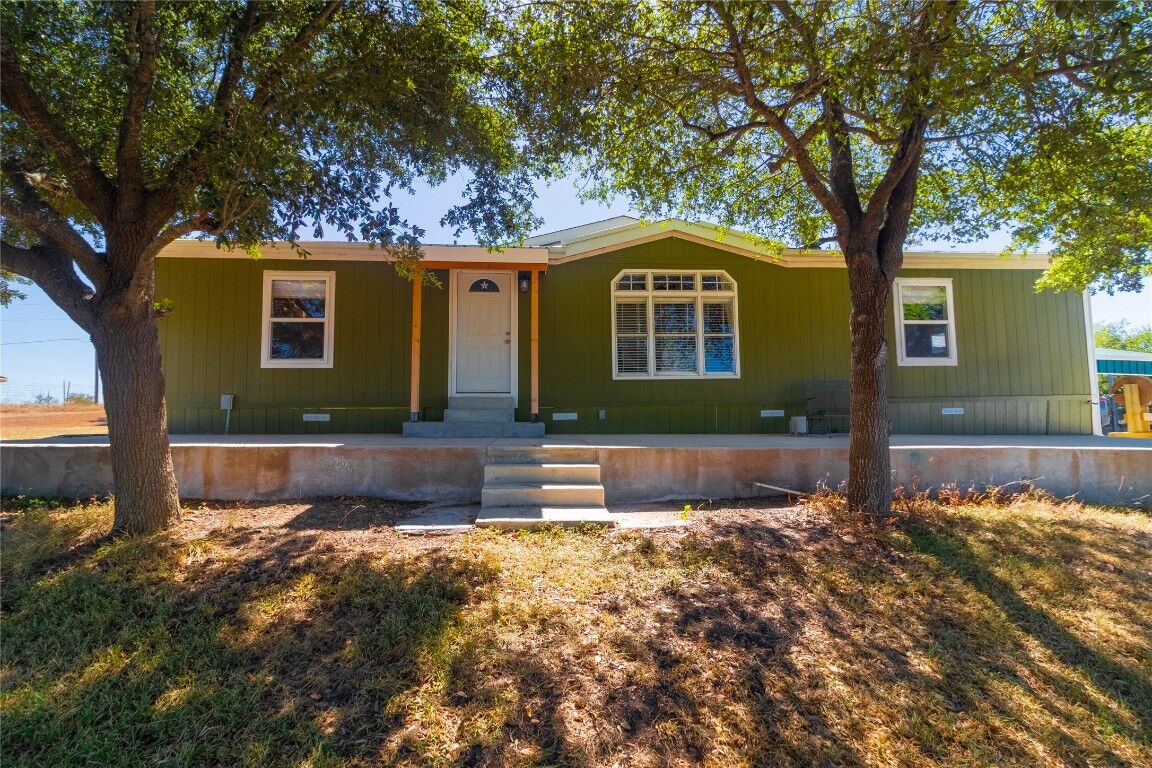 Property Photo: 250 Rocky Road TX 78644
