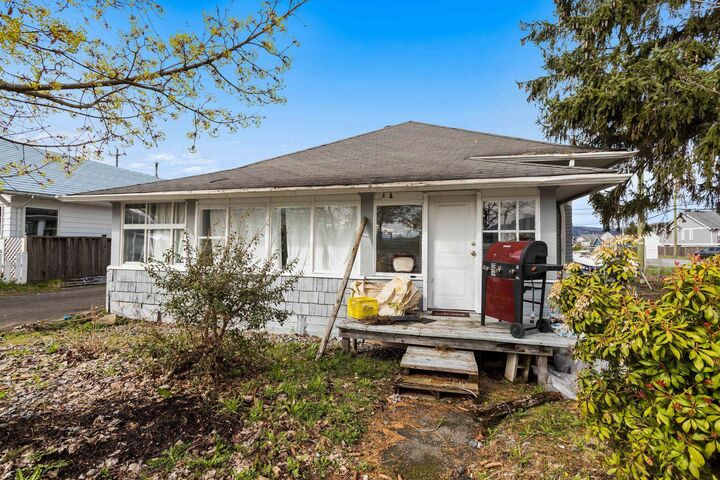 Property Photo:  34595 2 Avenue  BC V2S 8B7 