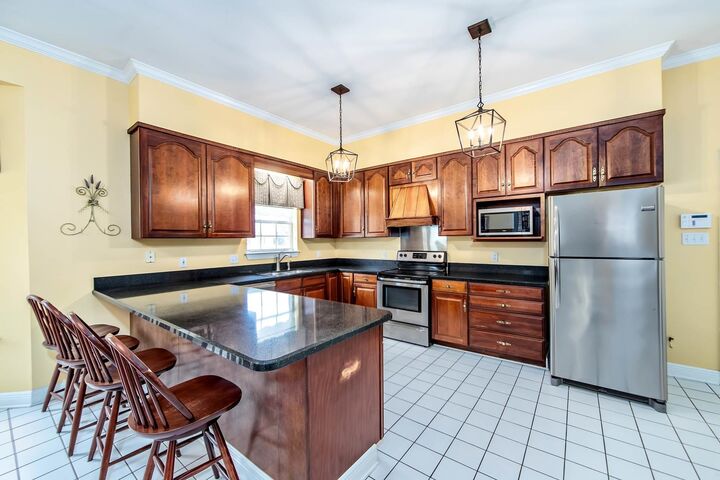 Property Photo: 208 Comanche Dr LA 70360