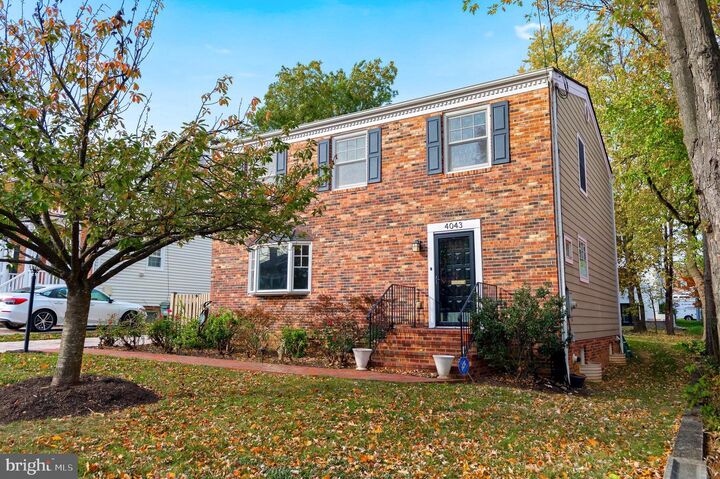 Property Photo: 4043 20th Road N VA 22207