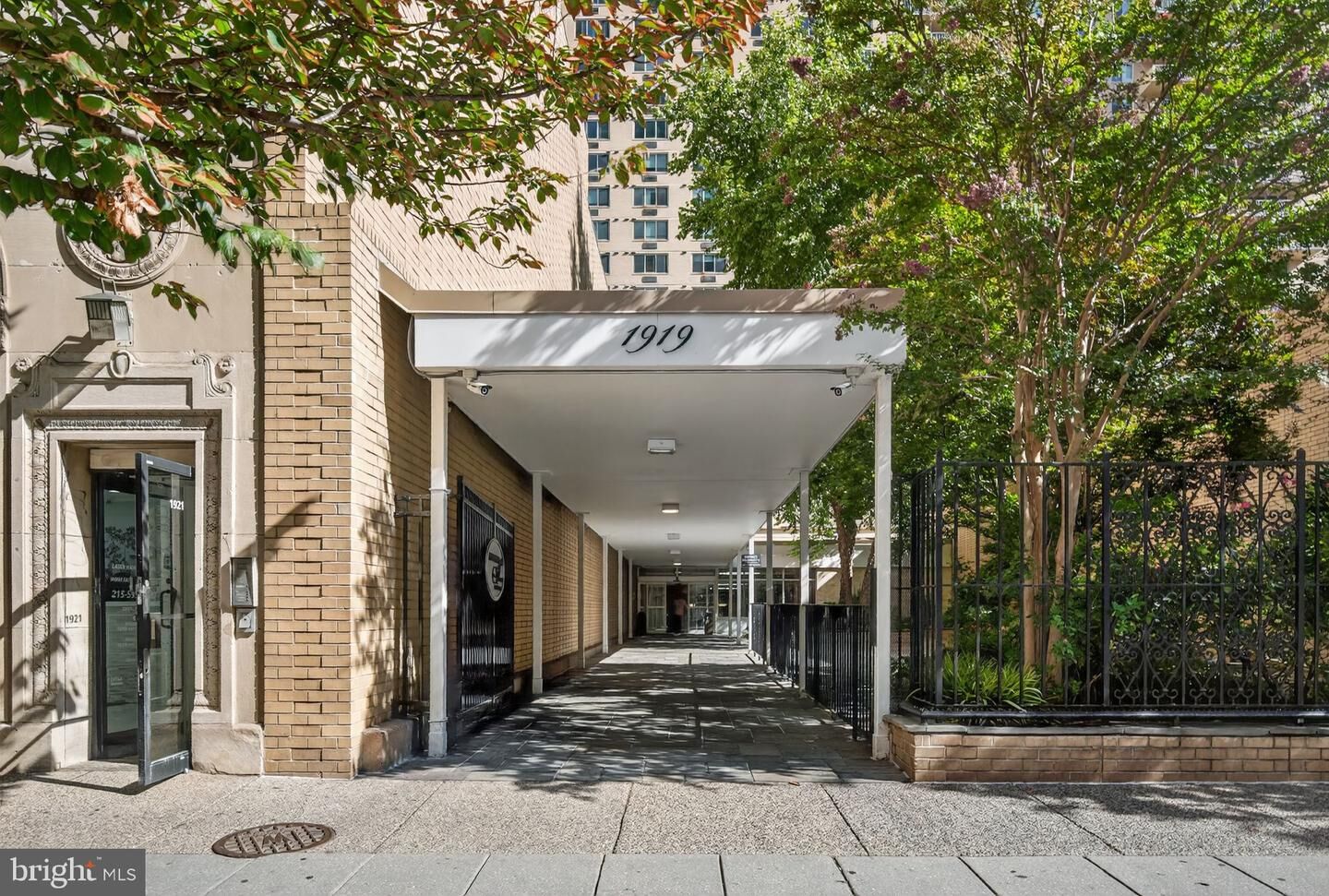 Property Photo:  1919 Chestnut Street 707  PA 19103 