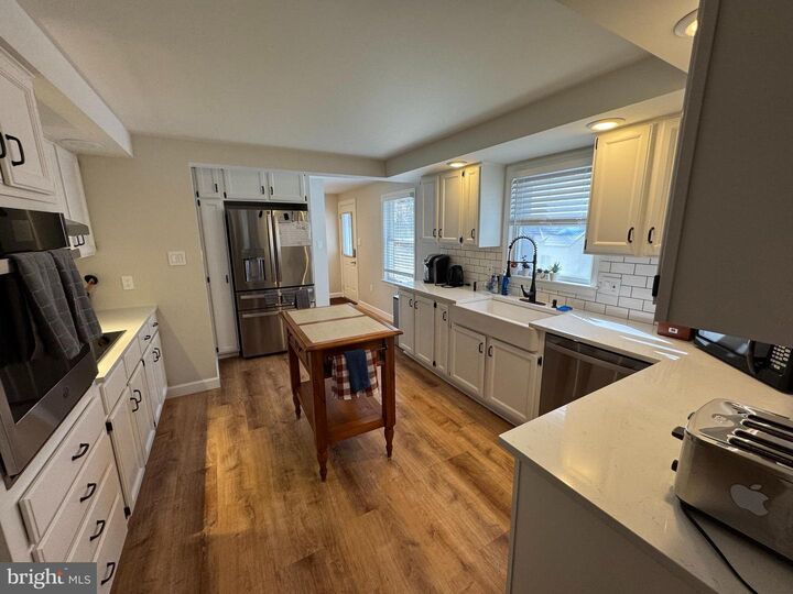 Property Photo: 40251 Gap Road VA 20175