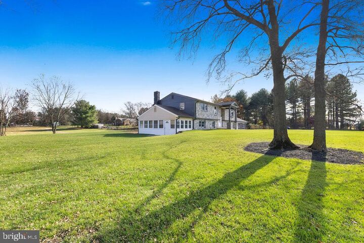 Property Photo: 13762 Berlin Turnpike VA 20180