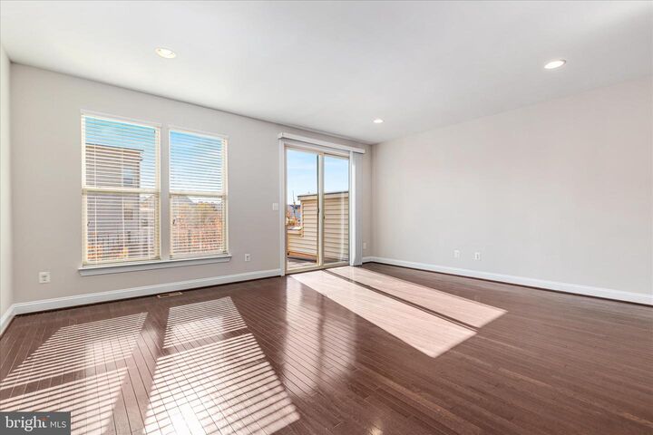 Property Photo: 42211 Yancey Terrace VA 20148