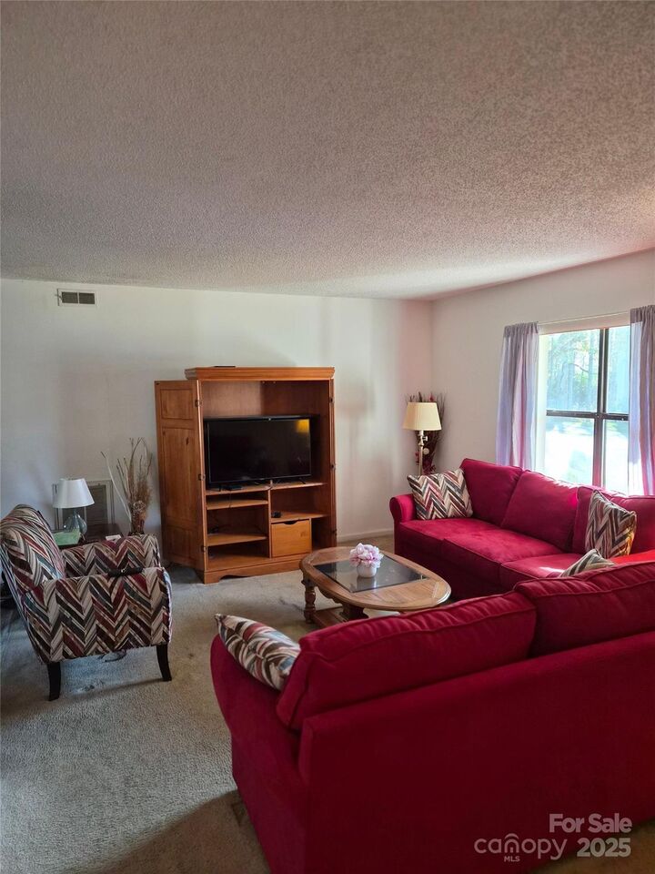 Property Photo: 6227 Mayridge Drive NC 28215