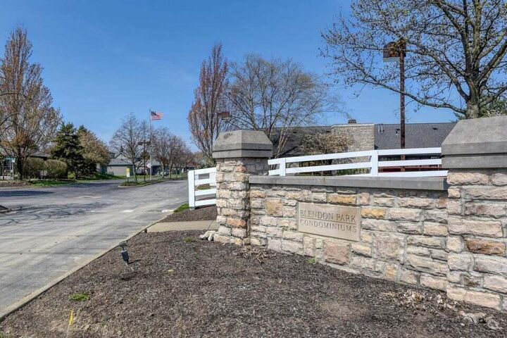 Property Photo:  4079 Blendon Point Drive  OH 43230 