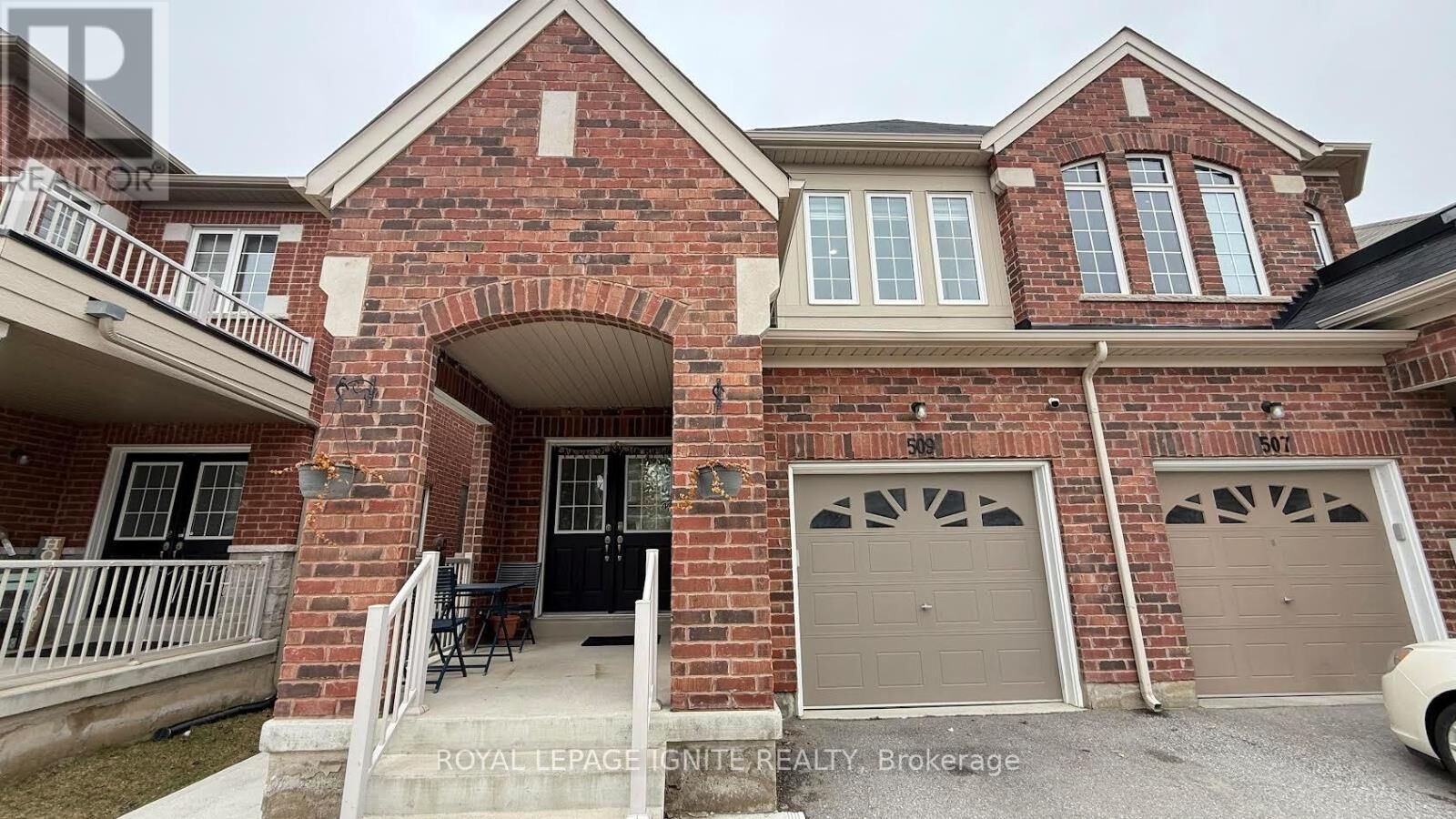 Property Photo: 509 Downes Jackson Heights Bsmt ON L9T 8W2