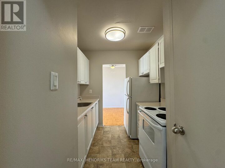 Property Photo:  49 Leaside Drive 601  ON L2M 4G4 