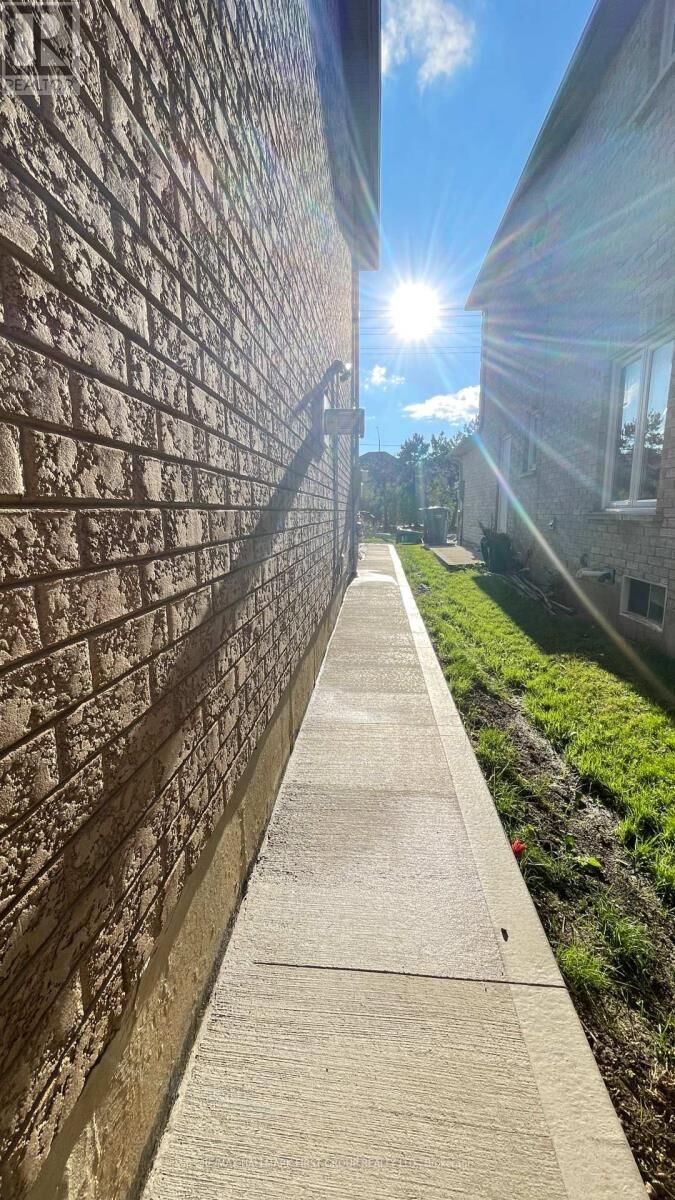 Property Photo: 61 Lent Crescent ON L6Y 4X7