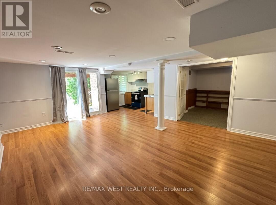 Property Photo:  43 Chiswick Crescent Basement  ON L4G 6P1 