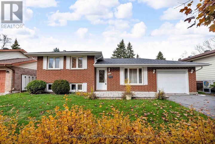 Property Photo:  1953 Concorde Avenue  ON K6H 6M3 