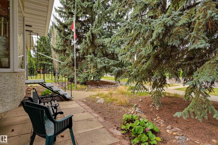 Property Photo:  9725 143 Street NW  AB T5N 2R3 