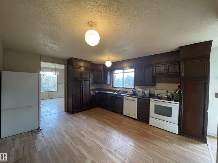 Photo de la propriété:  50136 Rge Rd 231  AB T0B 3M3 