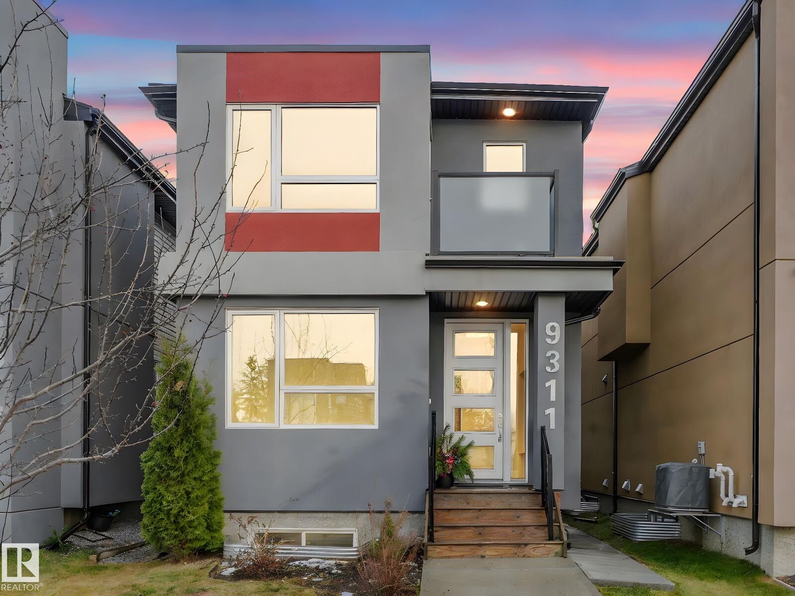 Property Photo:  9311 152 Street NW  AB T5R 1M8 