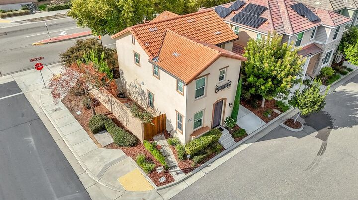 Property Photo: 1500 N Encoure Way CA 93619