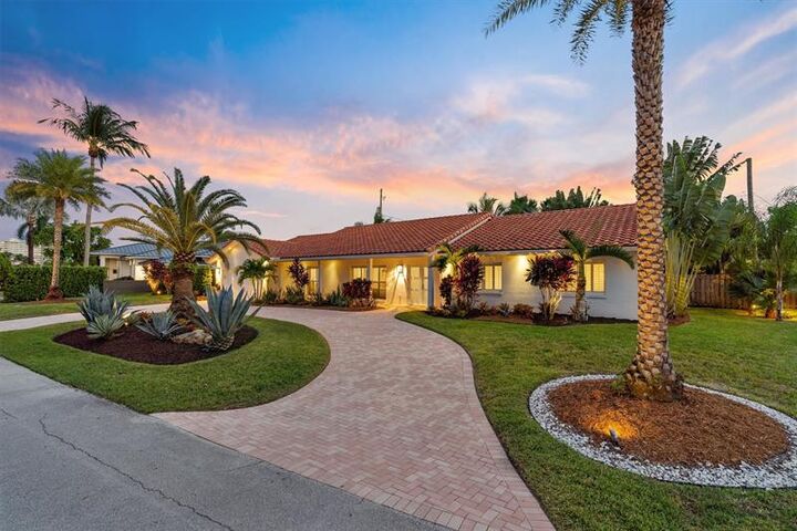 Property Photo: 2750 NE 35th Ct FL 33308