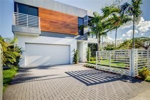 Property Photo: 1400 NE 6 St 1400 FL 33301