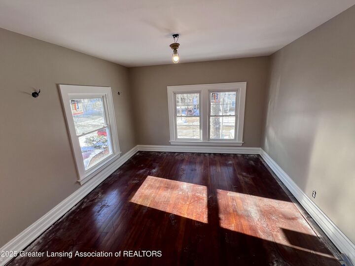 Property Photo:  908 N Capitol Avenue  MI 48906 