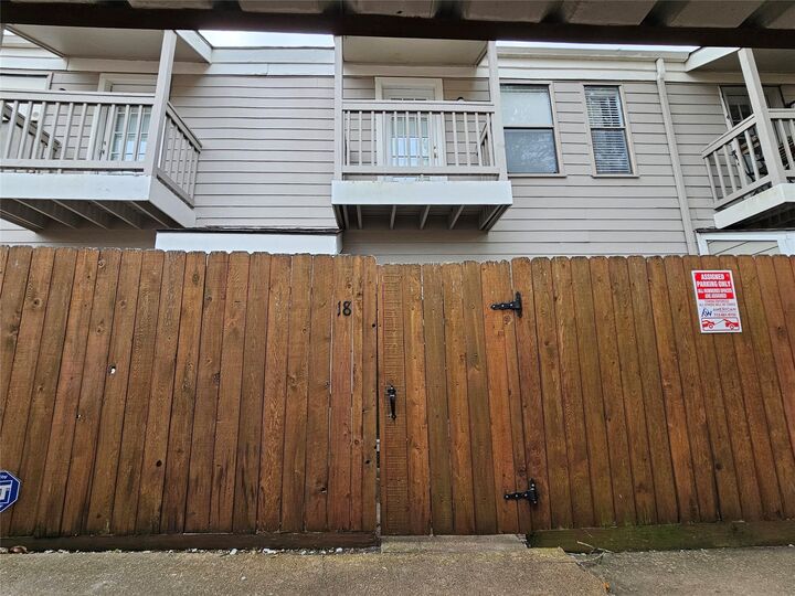 Property Photo:  11710 Southlake Drive 18  TX 77077 