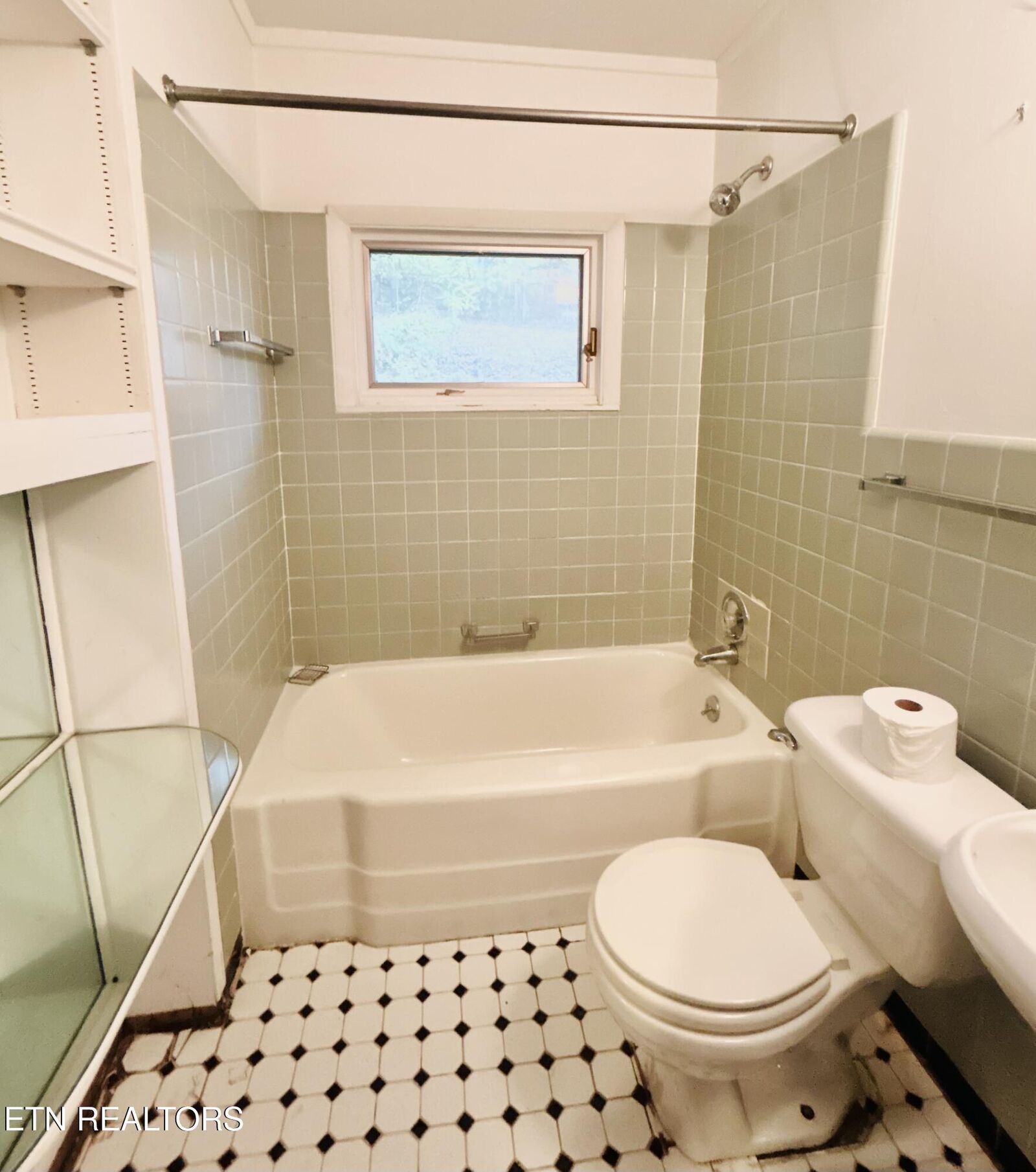 Property Photo: 5400 Mockingbird Drive TN 37919