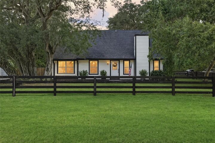 Property Photo:  900 Mickler Boulevard  FL 32080 