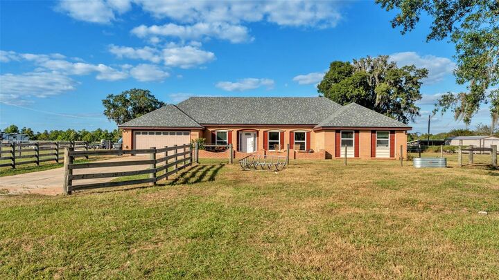 Property Photo:  5826 Fussell Road  FL 33868 