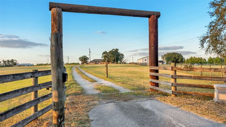 Property Photo: 5826 Fussell Road FL 33868