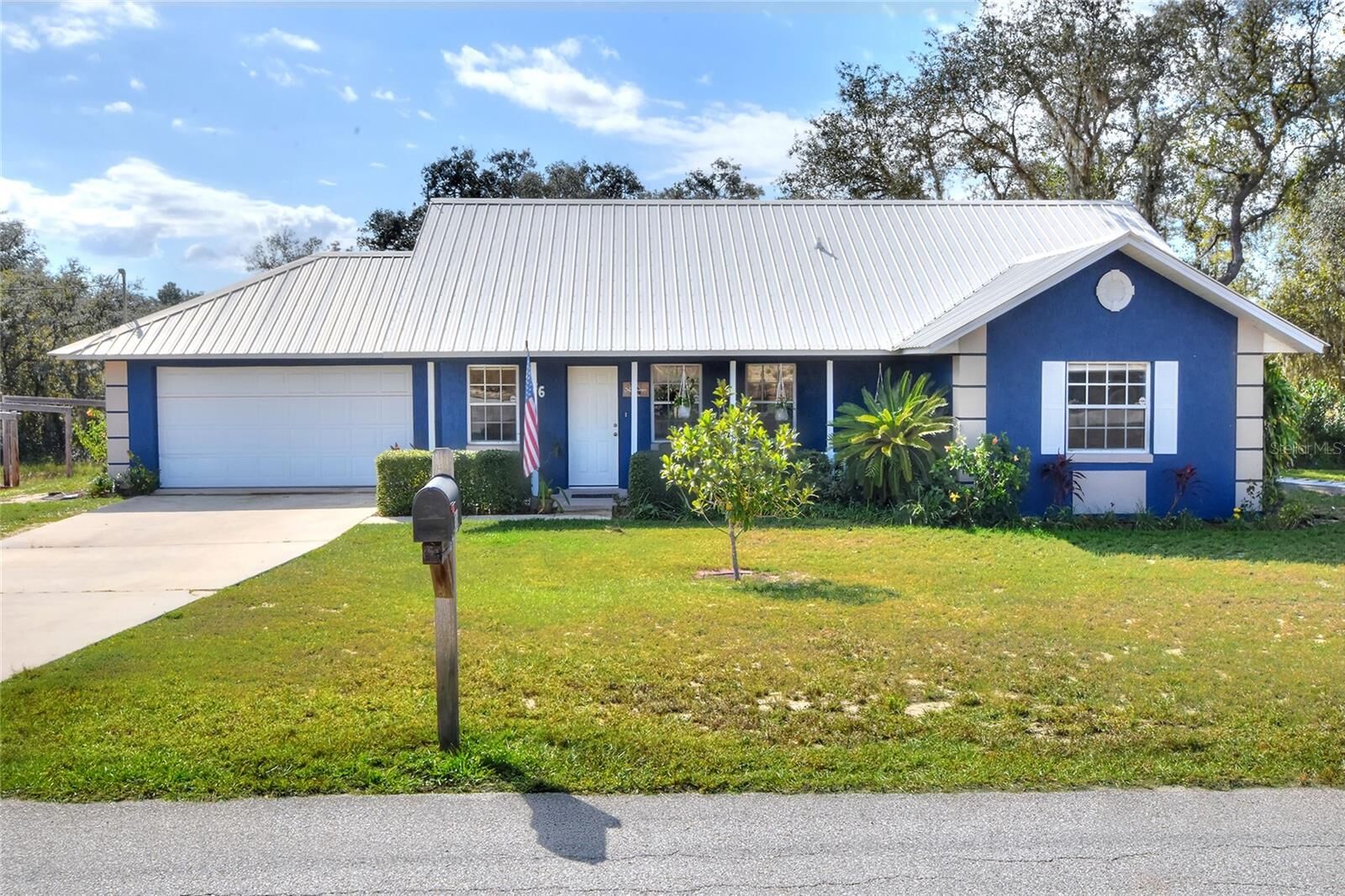 Property Photo:  36 Fairway Drive  FL 33827 