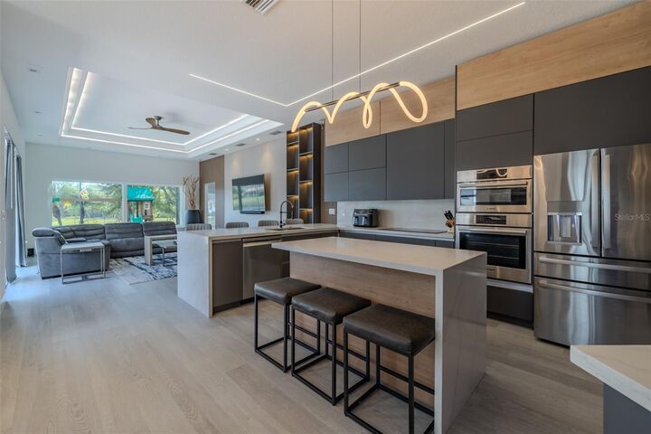 Property Photo: 8117 Hampton Glen Drive FL 33647