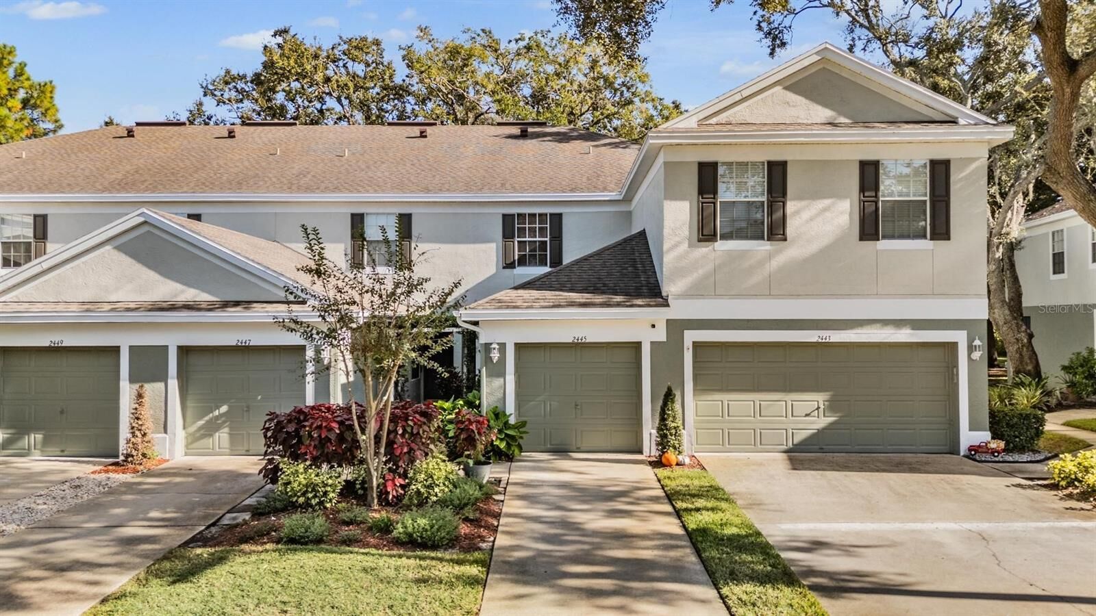 Property Photo:  2445 Earlswood Court  FL 33510 