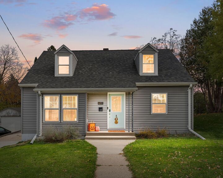 Property Photo:  129 Juneau St  WI 53032 