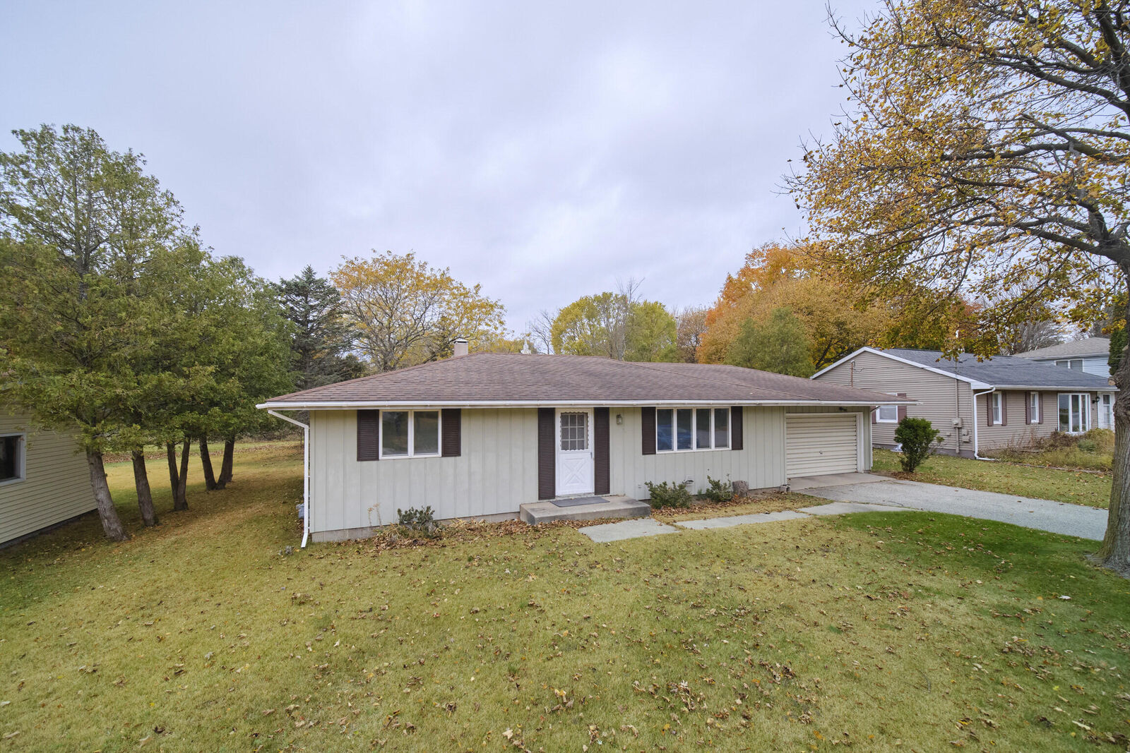 Property Photo:  820 Robinson Street  MI 49660 