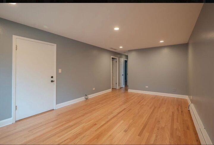 Property Photo: 323 Marshall Road 2 IL 60106