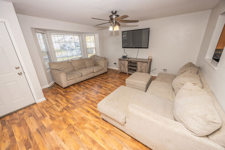 Property Photo: 1014 Lindsay Street IL 60431