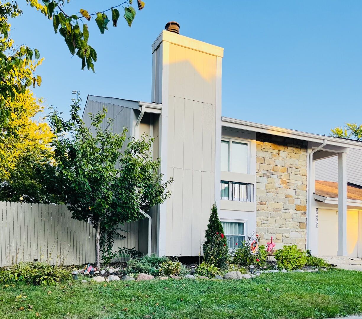 Property Photo:  30W056 Mulberry Court 056  IL 60555 