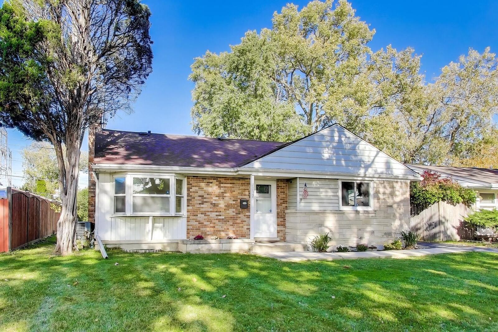 Property Photo:  7332 Davis Street  IL 60053 