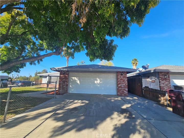 Property Photo:  42012 Shadow  CA 92544 