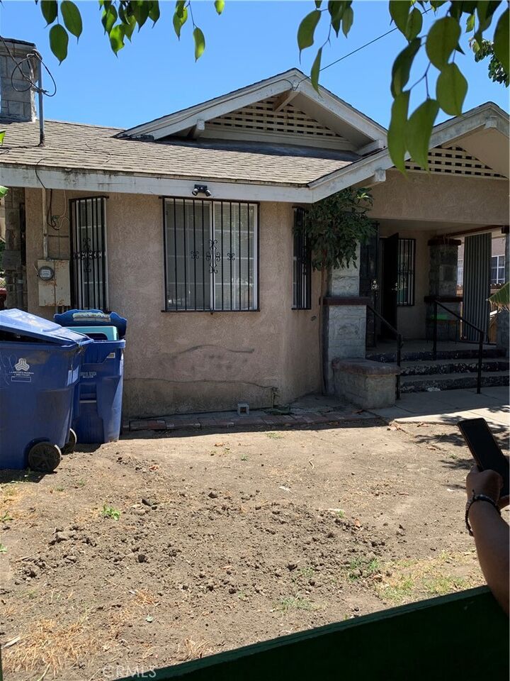 636 W 52nd  Los Angeles CA 90037 photo