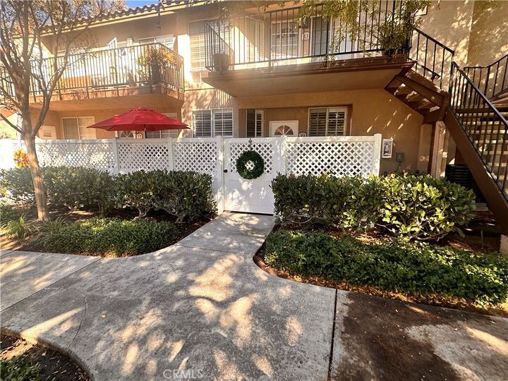 Property Photo: 21 Silktassel CA 92688